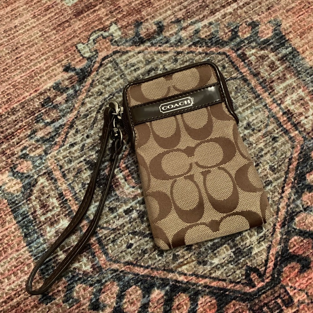 Coach wristlet in excellent condition!